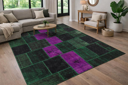 Handmade Wool Patchwork Rug: Green Bohemian Area Rug (6.6x9.4 ft)