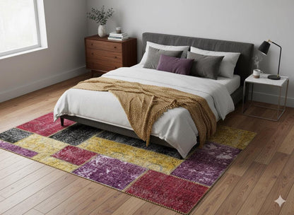 Handmade Wool Patchwork Turkish Rug: Bohemian Area Rug (5.6x7.9 ft)
