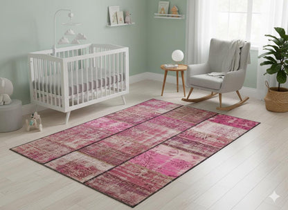 Handmade Pink Patchwork Wool Rug: Bohemian Area Rug (4.4x6.8 ft)