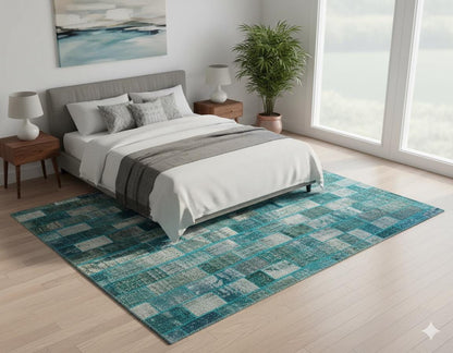 Handmade Green Wool Patchwork Rug: Bohemian Turkish Rug (5.4x7.9 ft)