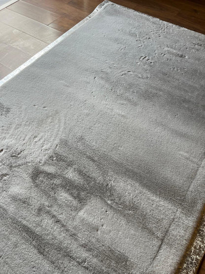 Silver Faux Leather Rug 5x7ft: Modern Minimalist Turkish Area Rug